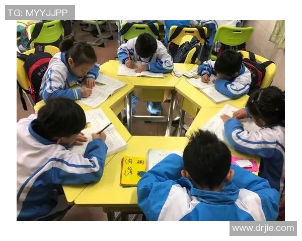 贾诚：在现代职场中如何平衡个人发展与团队合作的智慧探讨