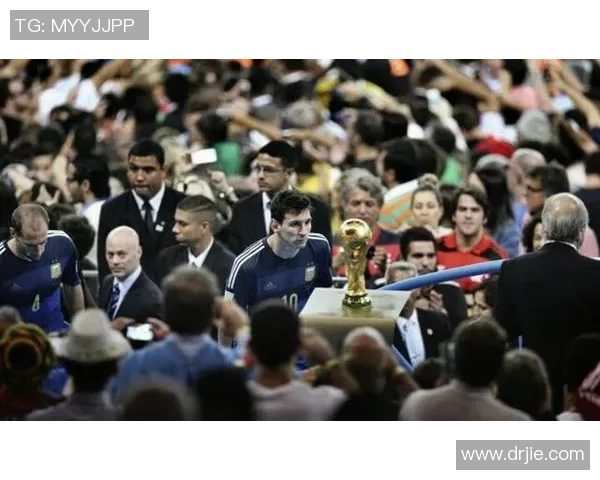 AEK拉卡那迎战皮尔森强强对决引发球迷热议与期待