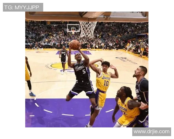 2017年NBA勇士队与国王队精彩对决回顾与分析